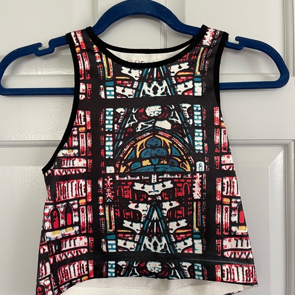 CROP TOP❤️🌸💋 - Picture 2 of 7